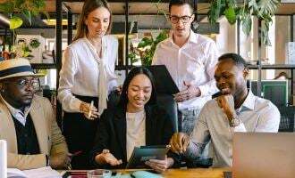 OCI CLI : Script to Set your Tenancy when you Manage Multiple Tenancies